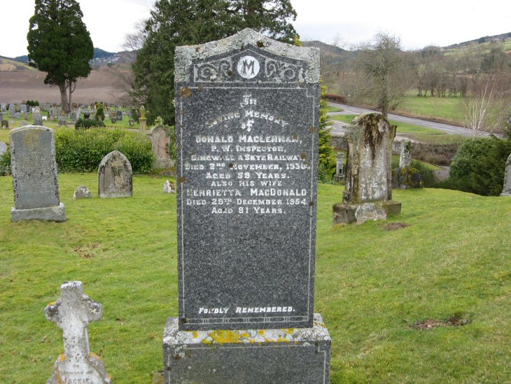 Photo of headstones/Donald MacLennan d 1930 hdstn Fodderty